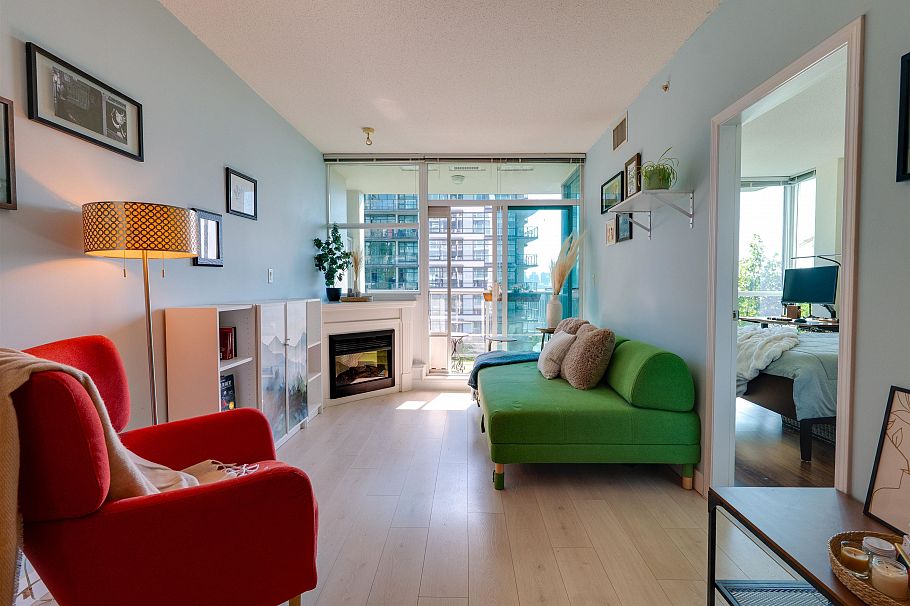 508 168 East Esplanade North Vancouver, BC - 16