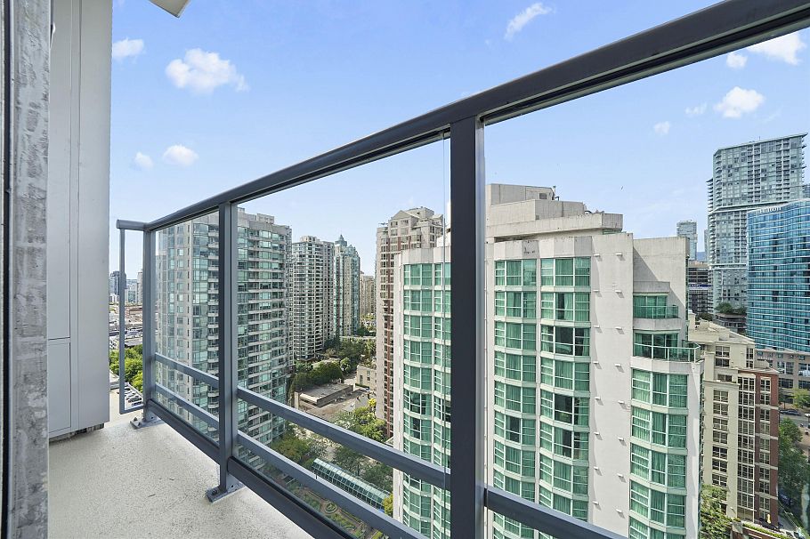 2001 821 Cambie Street Vancouver, BC - 8