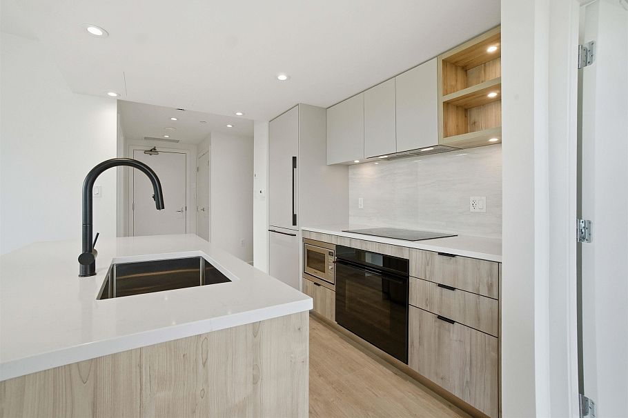 312 755 Harbourside Drive North Vancouver, BC - 17
