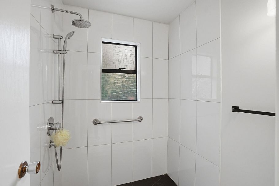 909 Seymour Boulevard North Vancouver, BC - 24