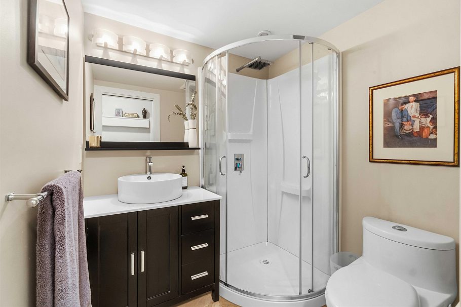 1610 Ross Road North Vancouver, BC - 29
