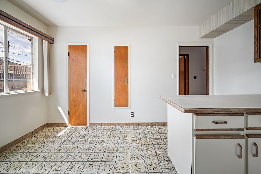 2798 E 24th Avenue Vancouver, BC - 21