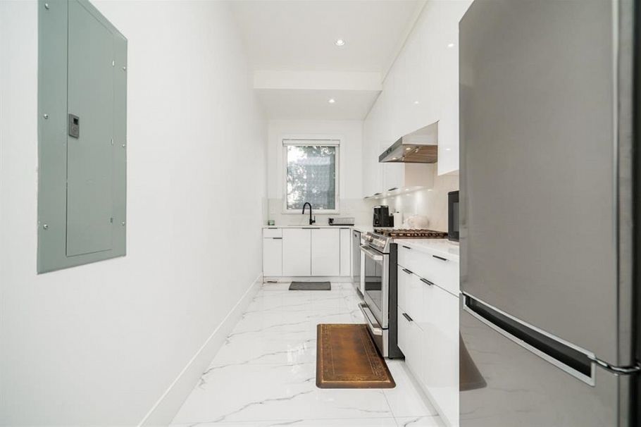 3846 Southwood Street Burnaby, BC - 12