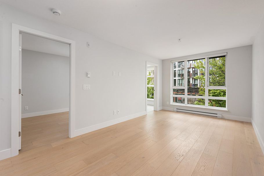 309 2477 Carolina Street Vancouver, BC - 3