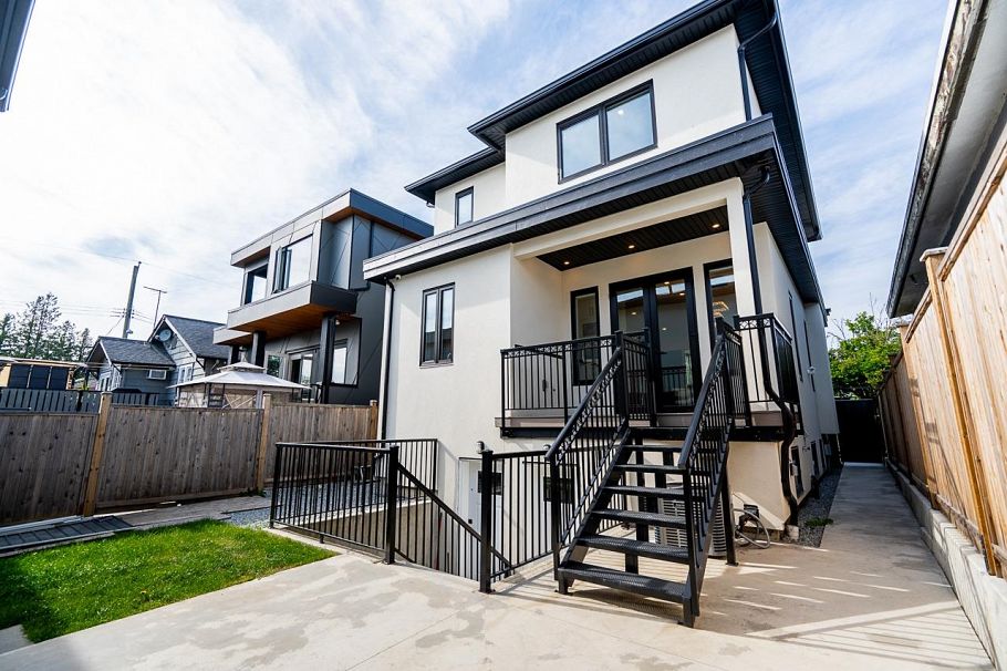 48 E 57th Avenue Vancouver, BC - 30