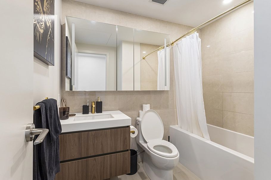 3905 5987 Wilson Avenue Burnaby, BC - 1