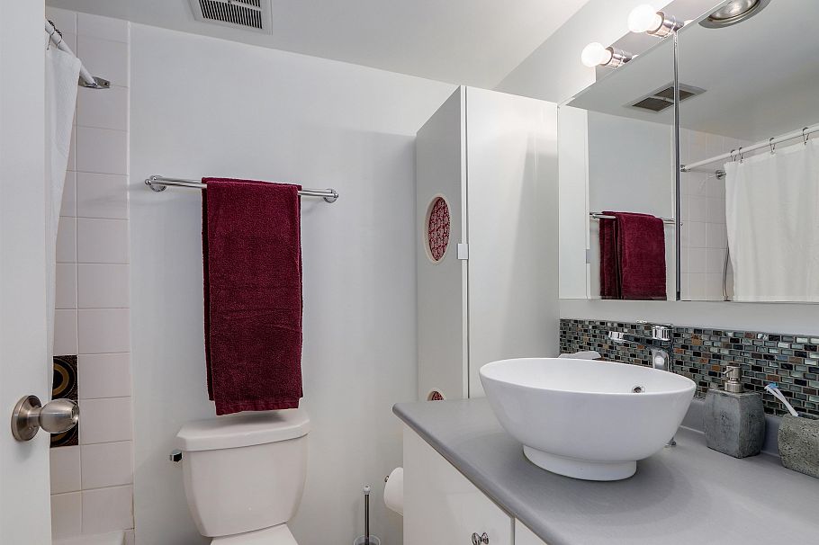 311 1420 E 8th Avenue Vancouver, BC - 13
