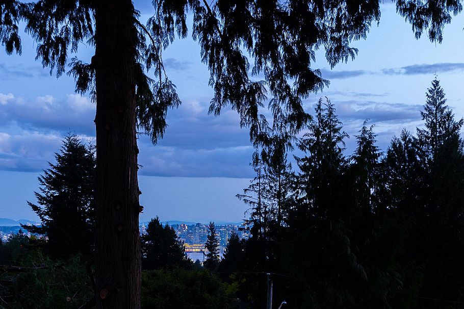 673 Sylvan Avenue North Vancouver, BC - 37