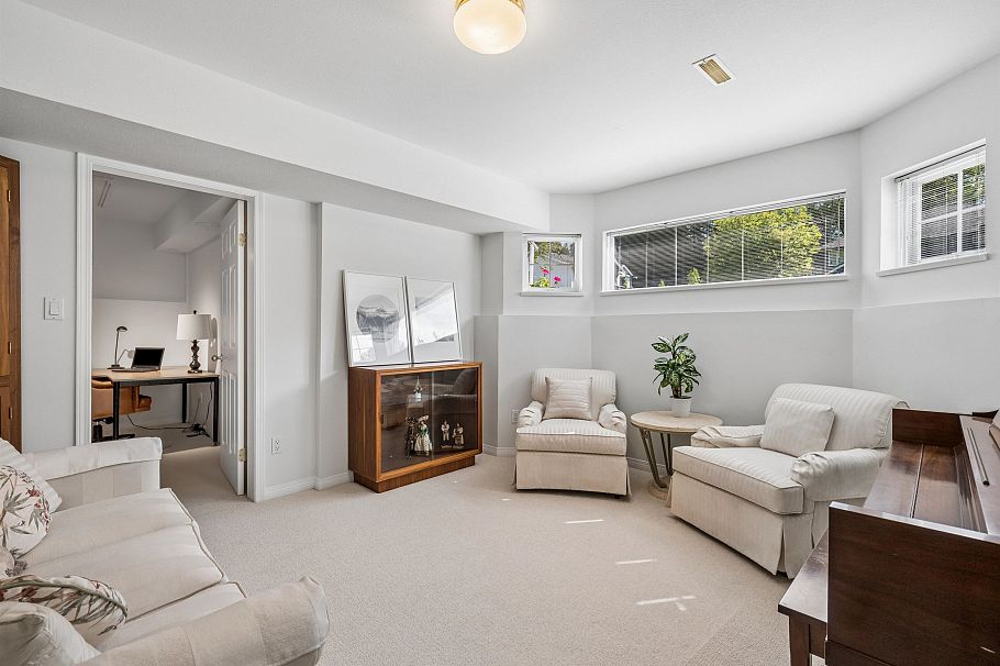3253 Kerrstead Place North Vancouver, BC - 18