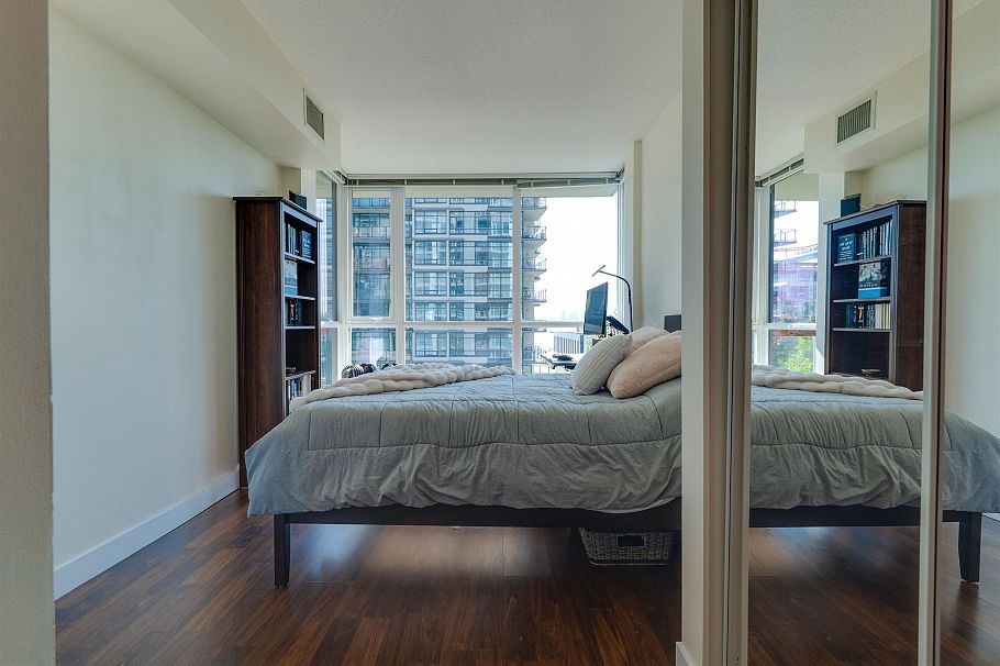 508 168 East Esplanade North Vancouver, BC - 13