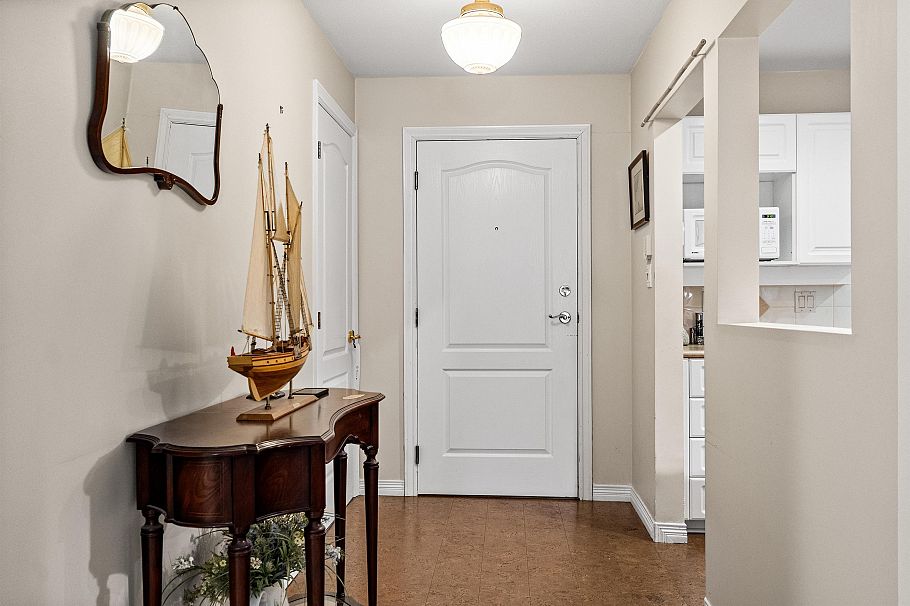 206 1283 Parkgate Avenue North Vancouver, BC - 18