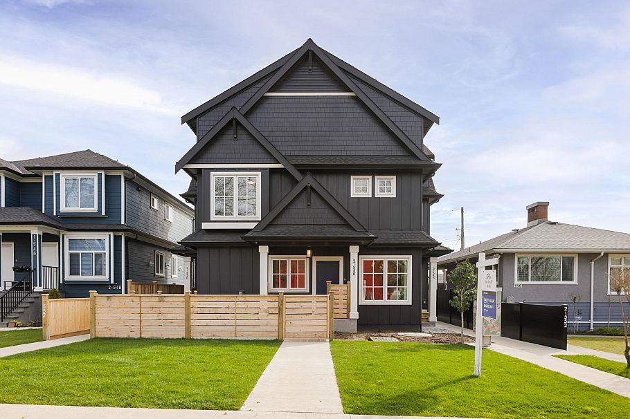 1 550 Kaslo Street Vancouver, BC - 30