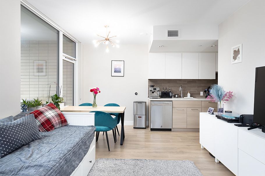 613 3451 Sawmill Crescent Vancouver, BC - 1