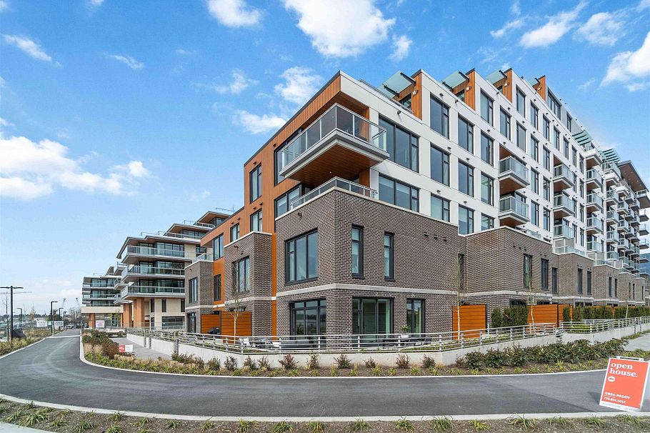 312 755 Harbourside Drive North Vancouver, BC - 29