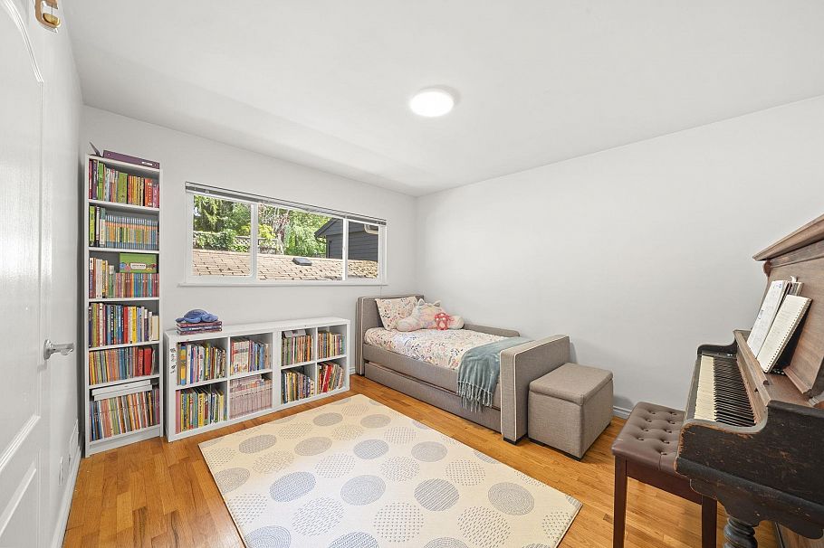 4792 Cedarcrest Avenue North Vancouver, BC - 10
