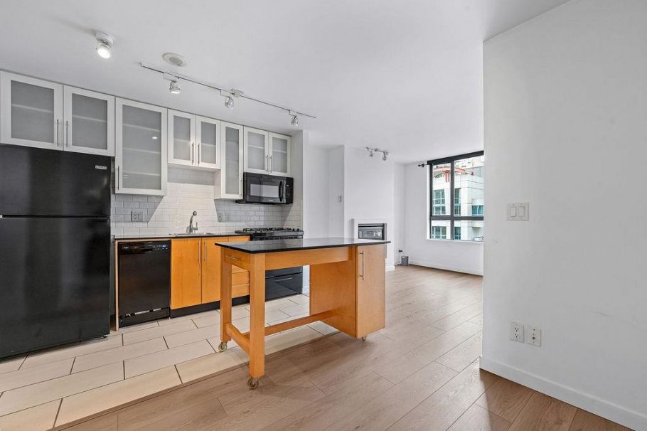 509 1225 Richards Street Vancouver, BC - 24