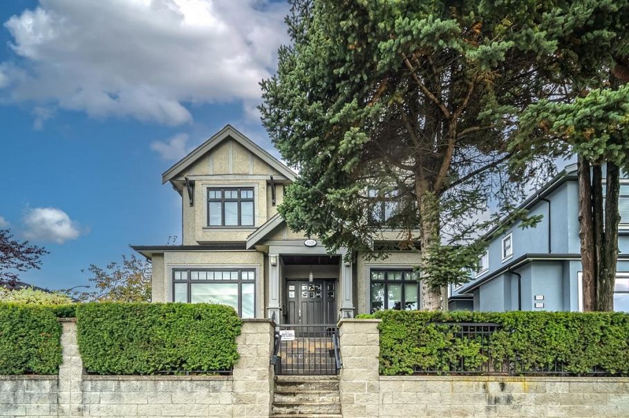 1507 E 55th Avenue Vancouver, BC - 2