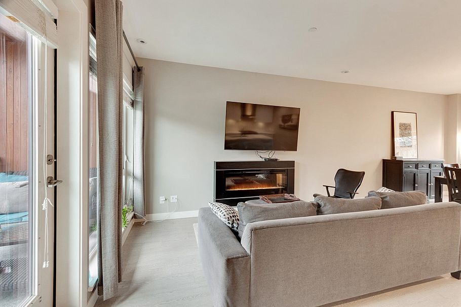32 3595 Salal Drive North Vancouver, BC - 5