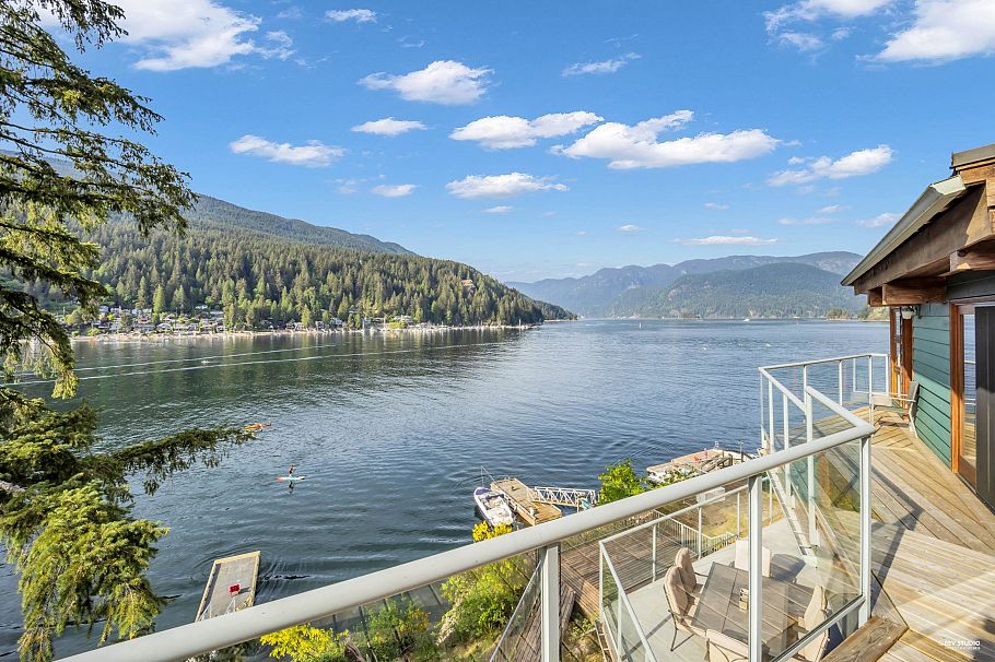 2136 Lockehaven Road North Vancouver, BC - 35