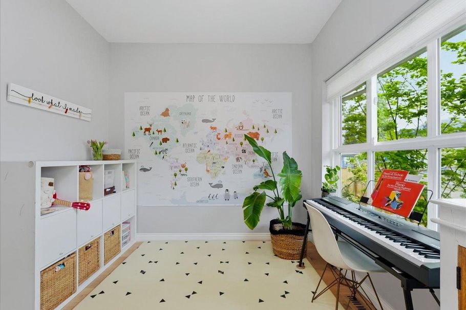 11 2688 Mountain Highway North Vancouver, BC - 11