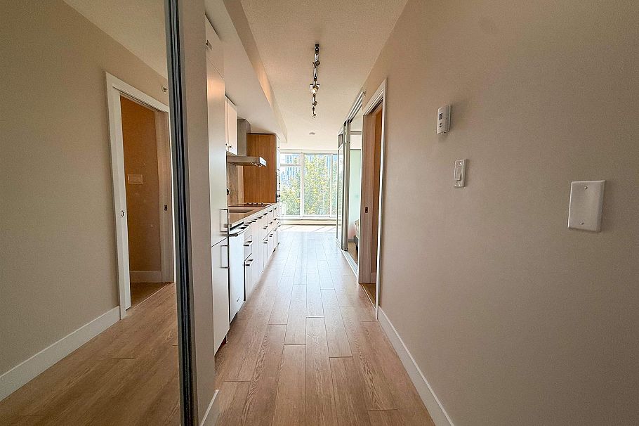 305 1783 Manitoba Street Vancouver, BC - 9