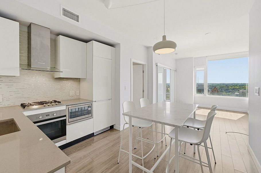 3605 1283 Howe Street Vancouver, BC - 5