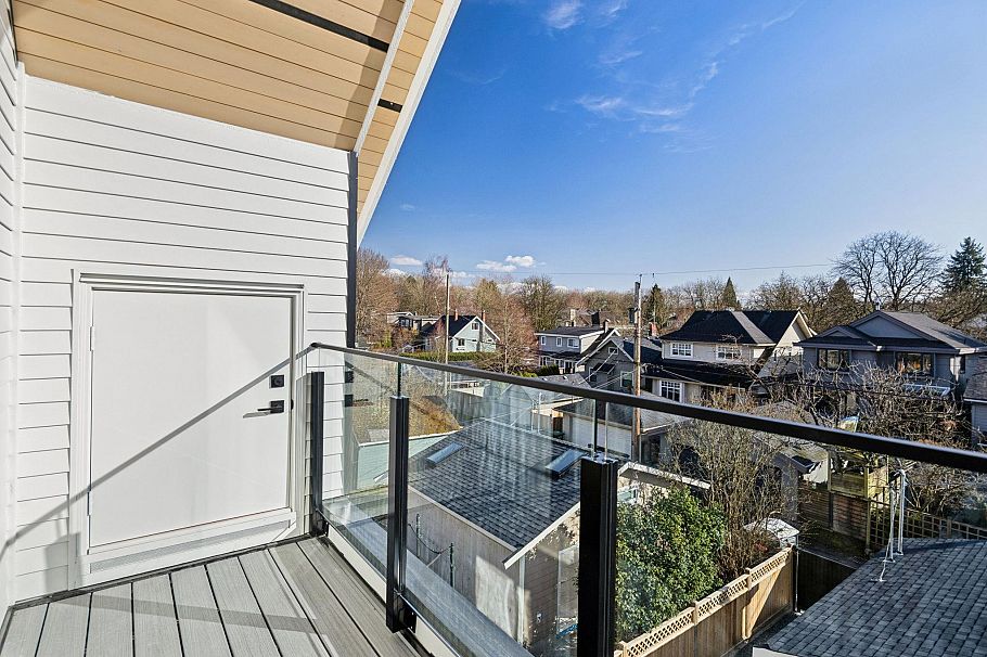 2 3036 W 13th Avenue Vancouver, BC - 35