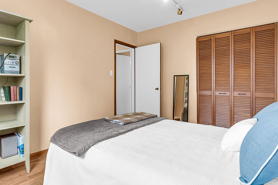 2578 E 15th Avenue Vancouver, BC - 20