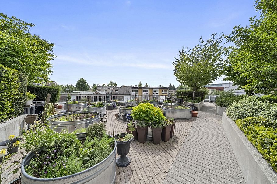 310 285 E 10th Avenue Vancouver, BC - 18