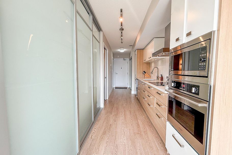 305 1783 Manitoba Street Vancouver, BC - 5