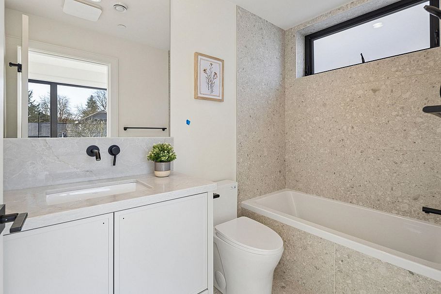 2 3036 W 13th Avenue Vancouver, BC - 31
