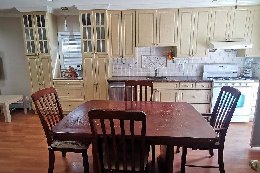 8067 French Street Vancouver, BC - 4