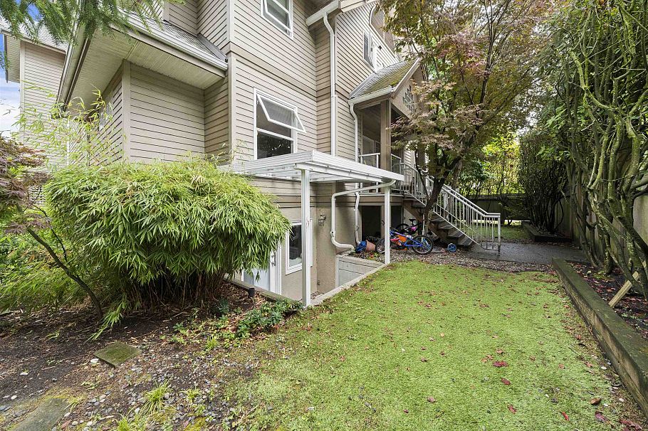 601 W 16th Avenue Vancouver, BC - 18