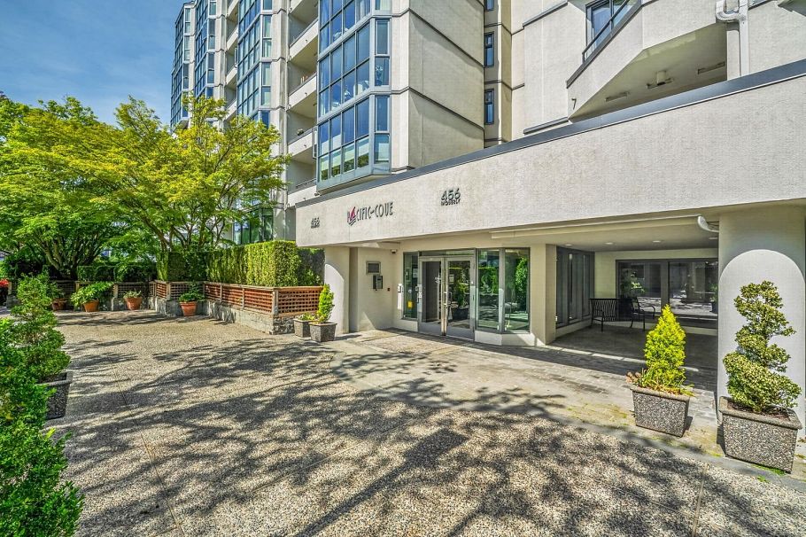 305 456 Moberly Road Vancouver, BC - 1