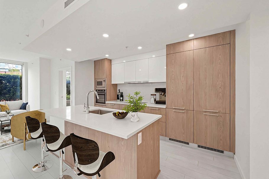 310 285 E 10th Avenue Vancouver, BC - 2