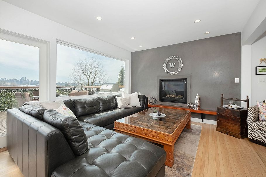 1095 W Keith Road North Vancouver, BC - 3