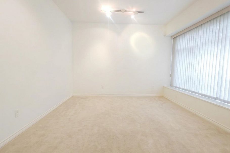 123 E 45th Avenue Vancouver, BC - 9