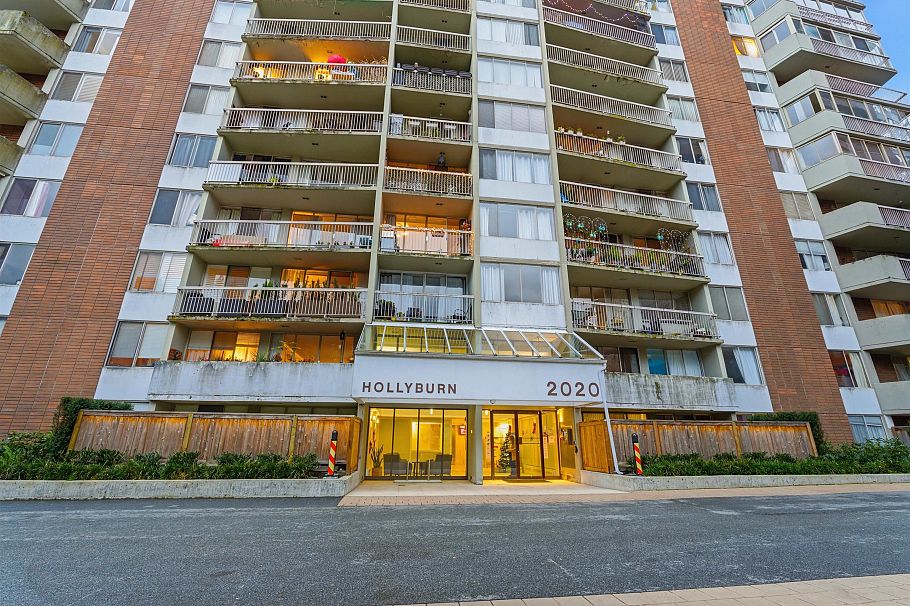 808 2020 Fullerton Avenue North Vancouver, BC - 1