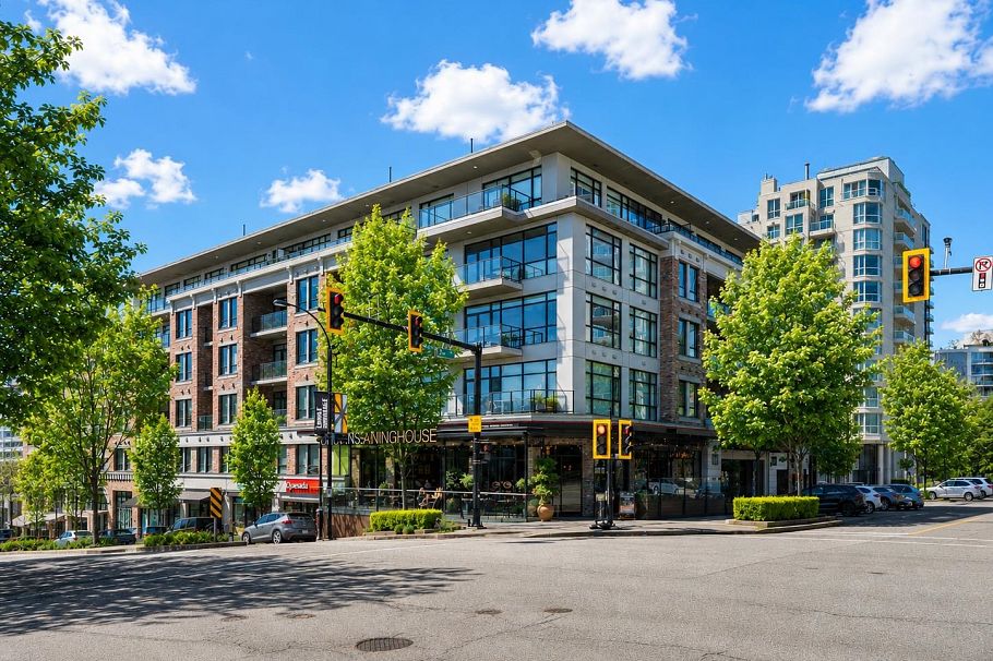 305 105 W 2nd Street North Vancouver, BC - 1