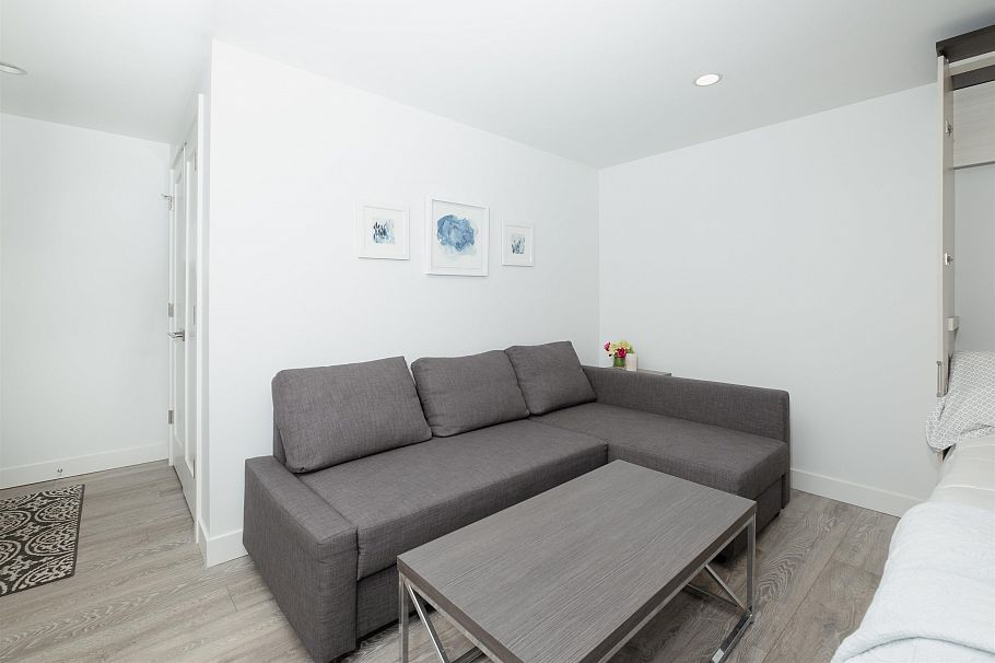 1095 W Keith Road North Vancouver, BC - 23