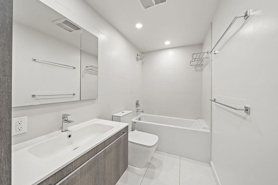 310 285 E 10th Avenue Vancouver, BC - 11