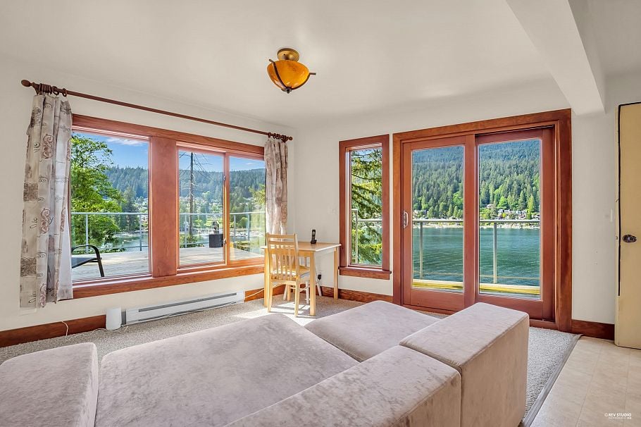 2136 Lockehaven Road North Vancouver, BC - 30