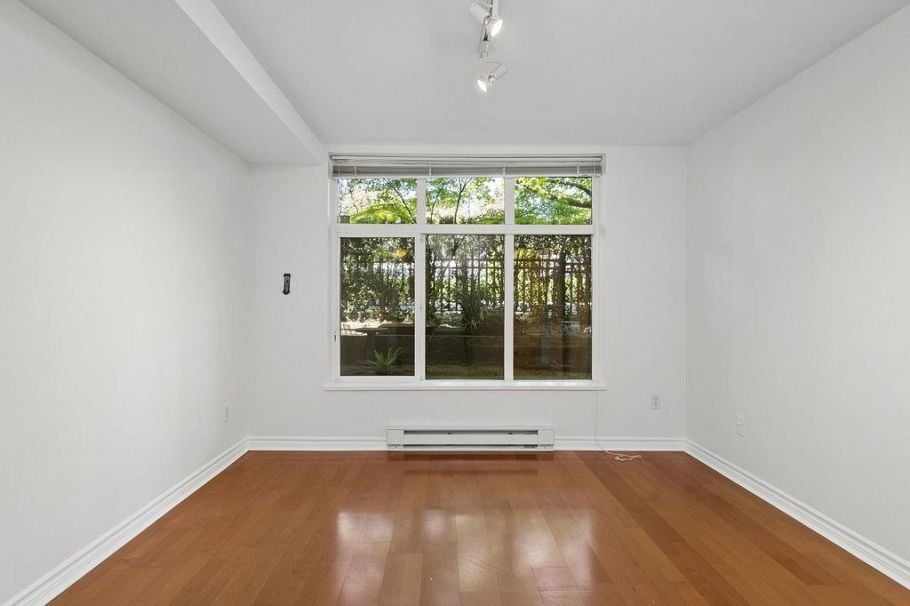 993 Lynn Valley Road North Vancouver, BC - 22