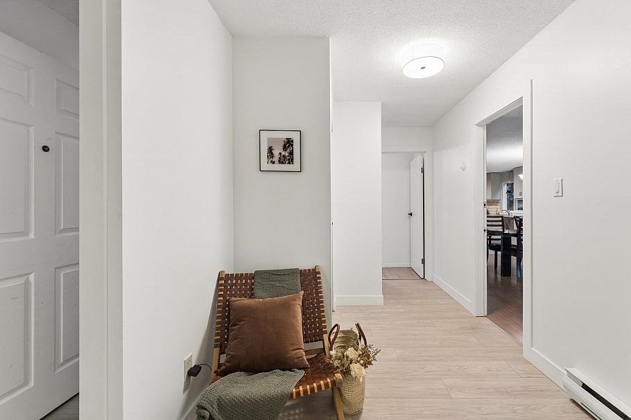 1564 Hope Road North Vancouver, BC - 25