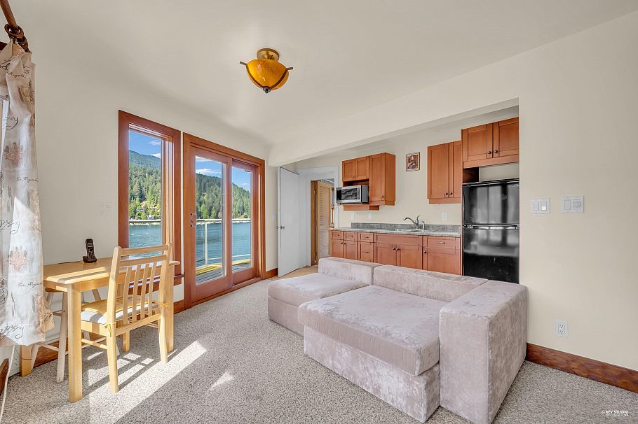 2136 Lockehaven Road North Vancouver, BC - 29
