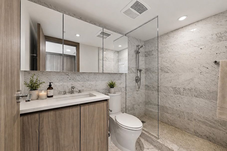 1901 8800 Hazelbridge Way Richmond, BC - 17