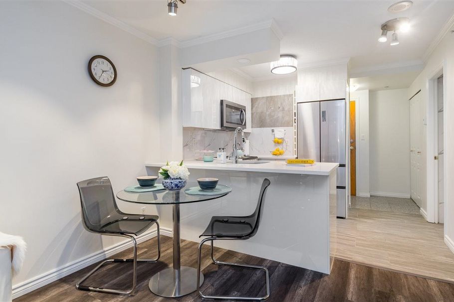 301 1189 Howe Street Vancouver, BC - 5