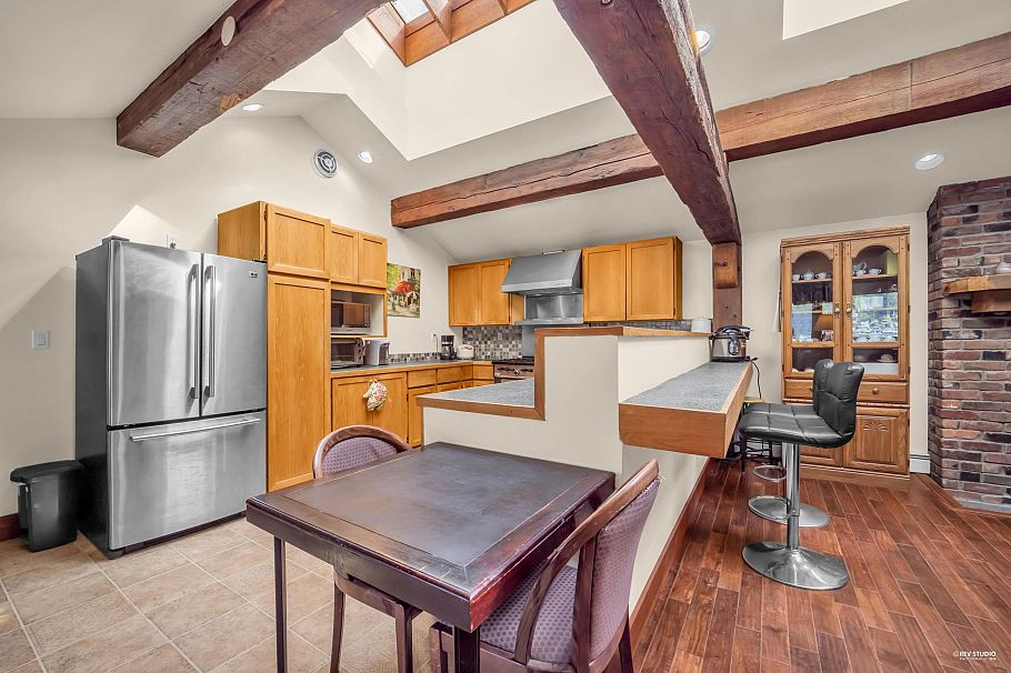 2136 Lockehaven Road North Vancouver, BC - 21