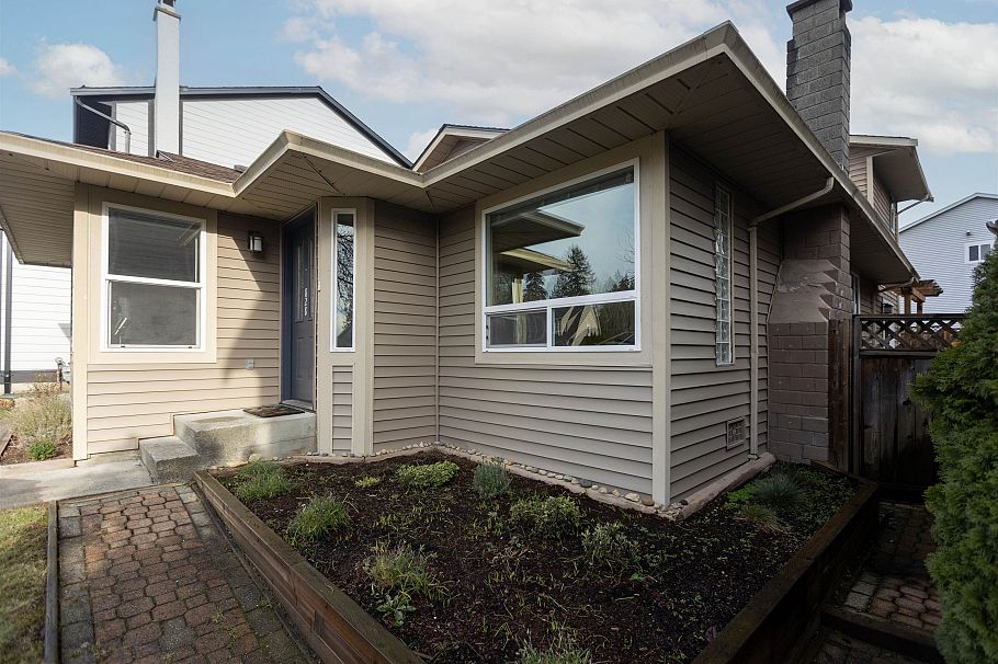 828 Nicolum Court North Vancouver, BC - 32