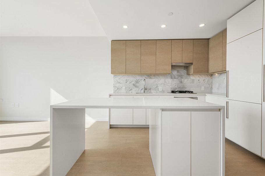 804 2186 Gilmore Avenue Burnaby, BC - 4